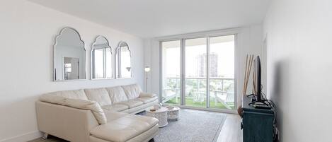 TV connectée, table de tennis de table