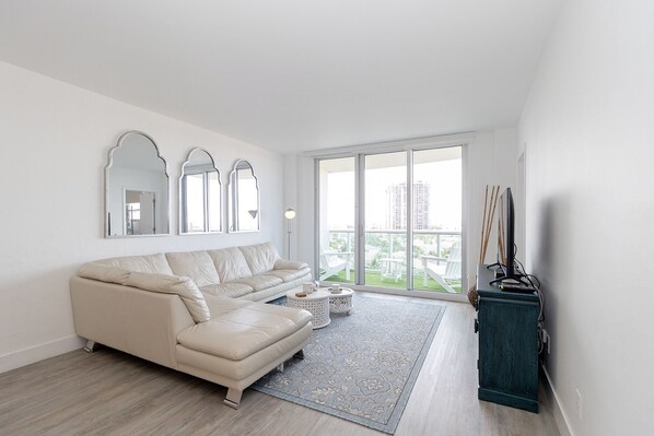 Smart TV, mesa de pingue-pongue