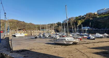 Cosy Apartment Close to Tunnels Beaches