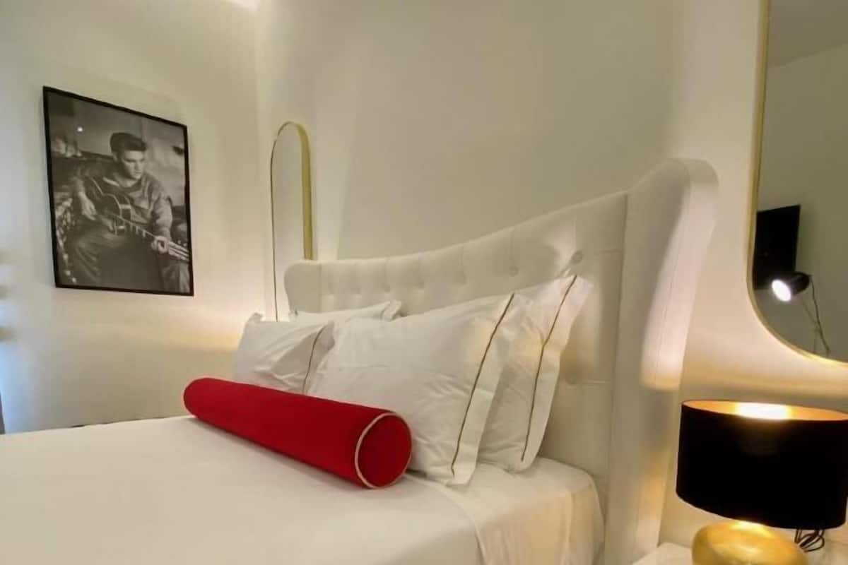 In-room safe, desk, laptop workspace, blackout drapes