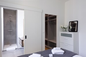 1 bedroom, iron/ironing board, free WiFi, bed sheets - L'AUBELYNE - Chic T2 quartier préfecture (Lyon)