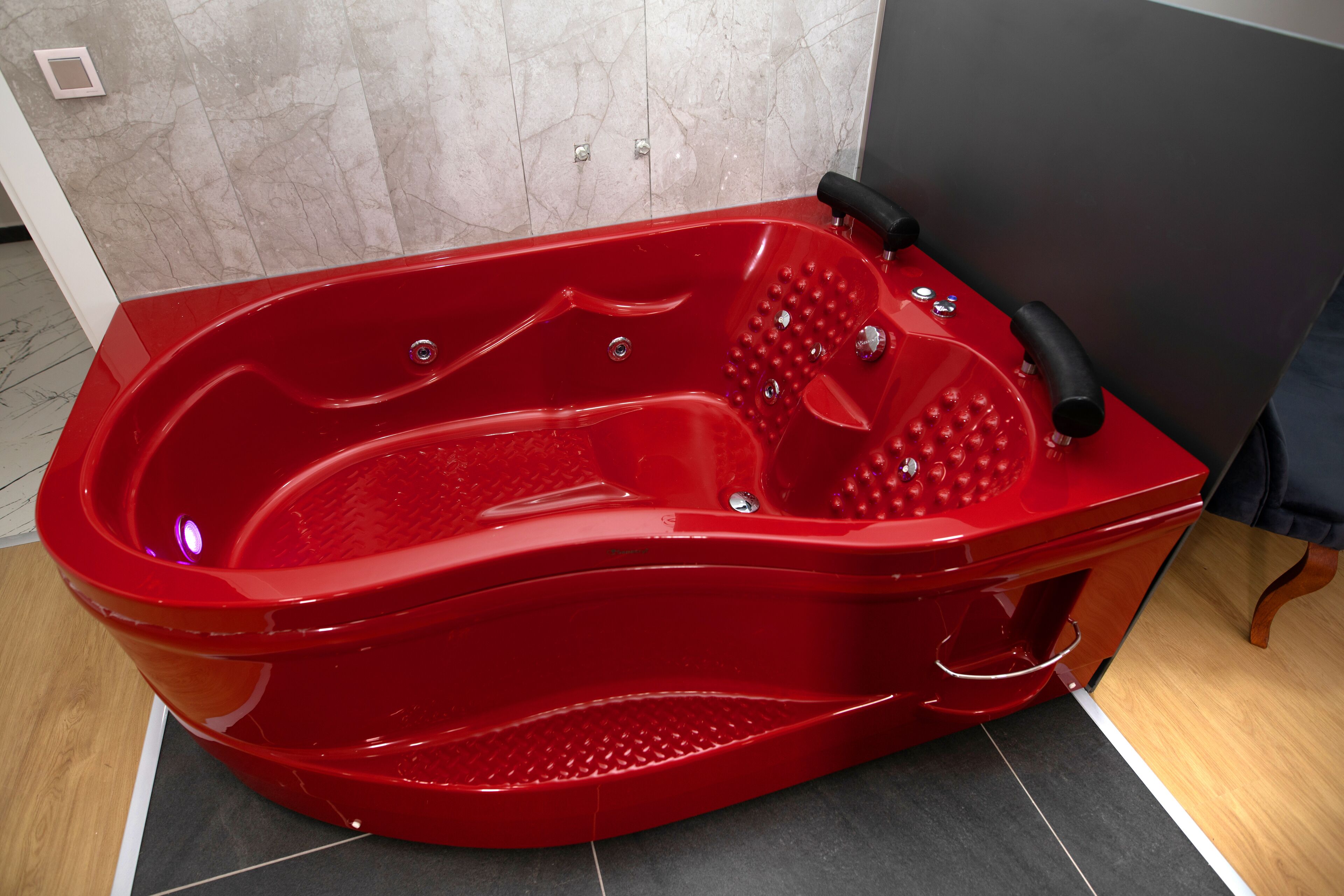 luxury studio | jetted bathtub