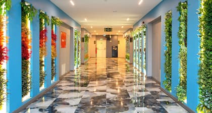 Zoom Hotel