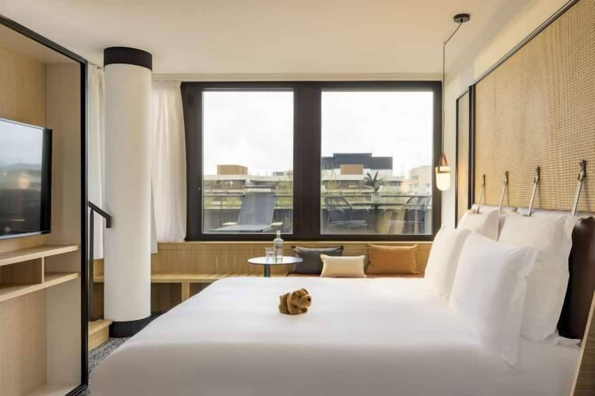 Literie de qualité, coffre-fort pour ordinateur portable, décor unique