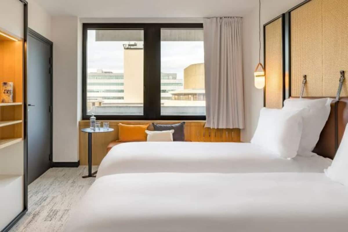 Literie de qualité, coffre-fort pour ordinateur portable, décor unique