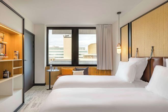 Literie de qualité, coffre-fort pour ordinateur portable, décor unique