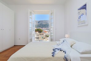 3 chambres, fer et planche à repasser, draps fournis