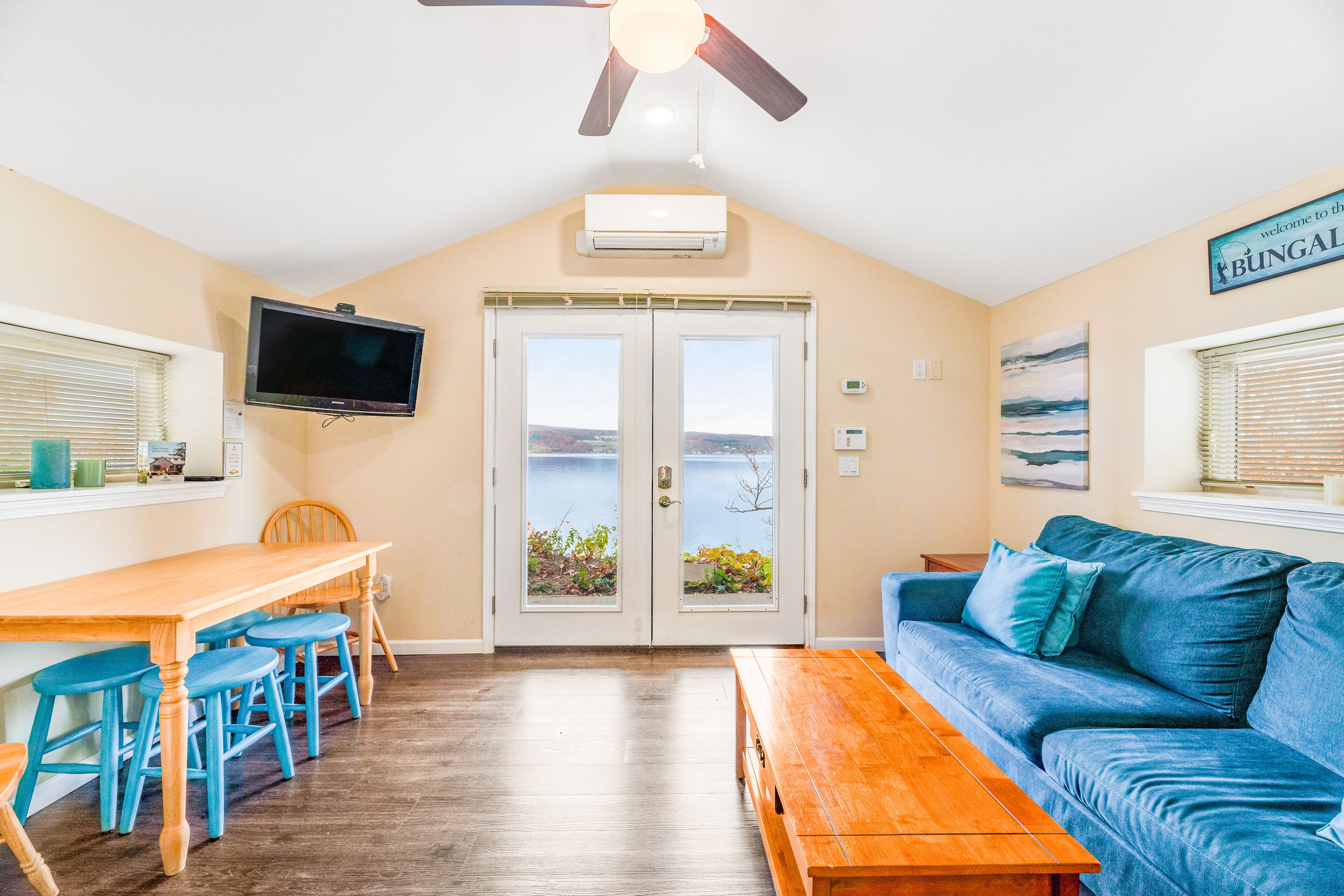 Lakefront home with private hot tub and two firepits - close to attractions