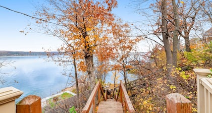 Lakefront home near golf with deck & two firepits - close to attractions