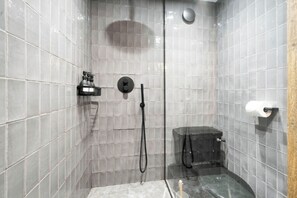 Unclassified image, 4 of 8, button - The Retreat, Windermere (windermere)