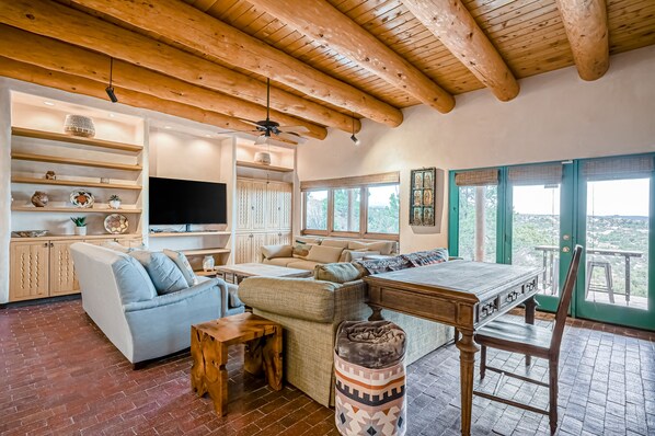 Télévision, cheminée