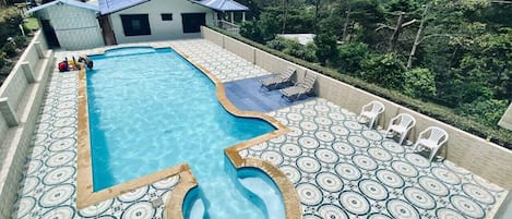 Piscine extérieure