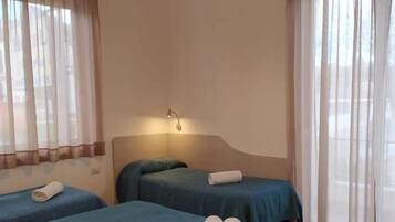 Memory foam beds, desk, free WiFi, bed sheets