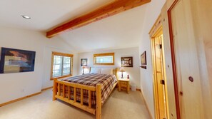 3 bedrooms, internet, bed sheets - Split Rock Hideaway with Access to Exclusive Golf (Sunriver)