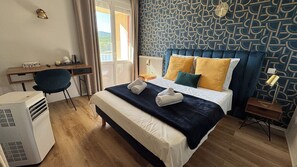 Standard Room, 1 Double Bed, Lake View