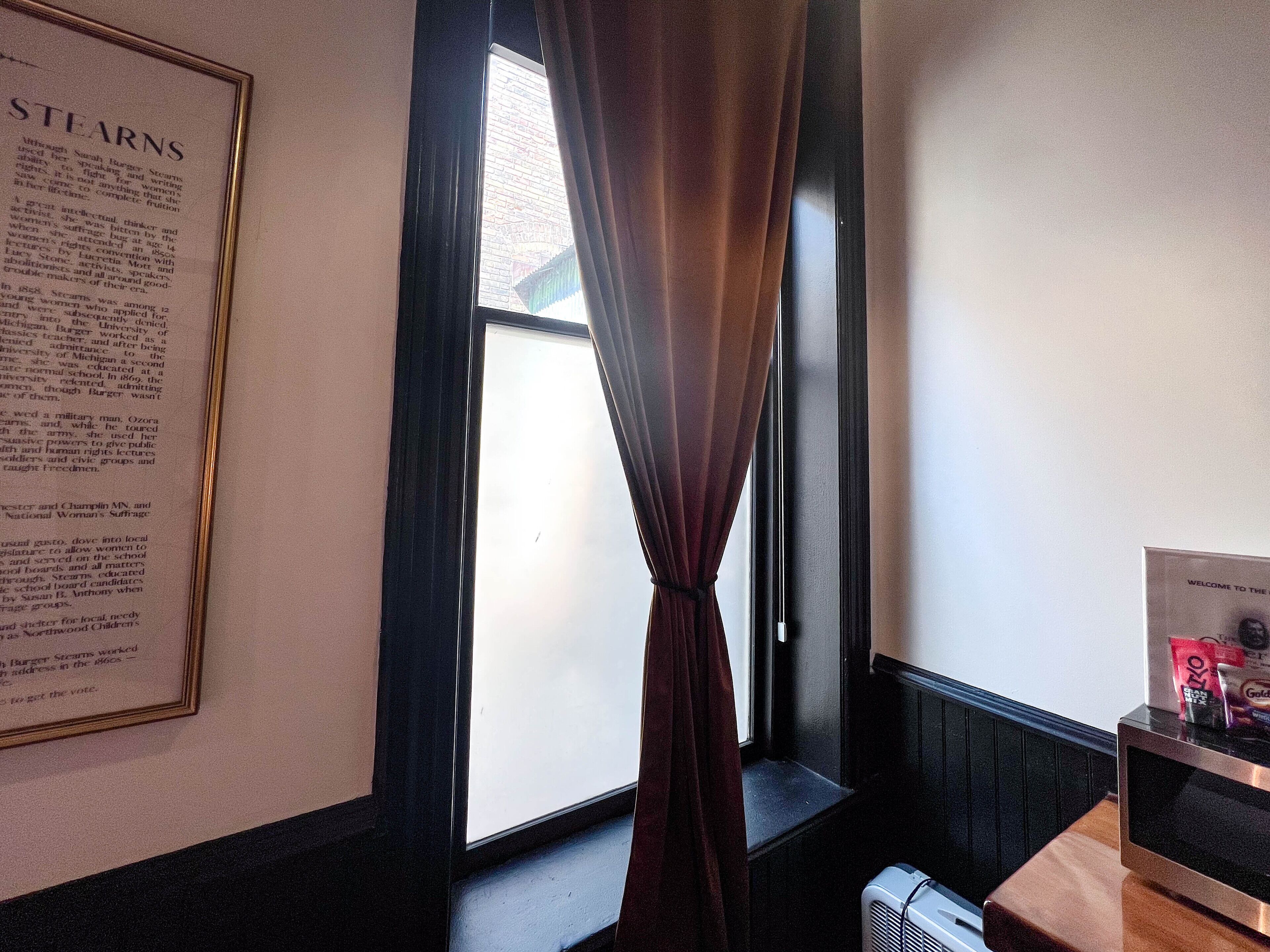 sara burger stearns - room 18 | city view