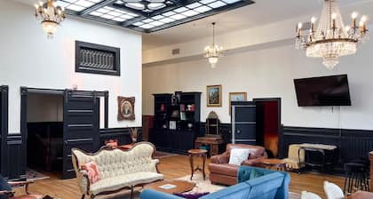 The Oliver Inn | Duluth Hotel Near Canal Park