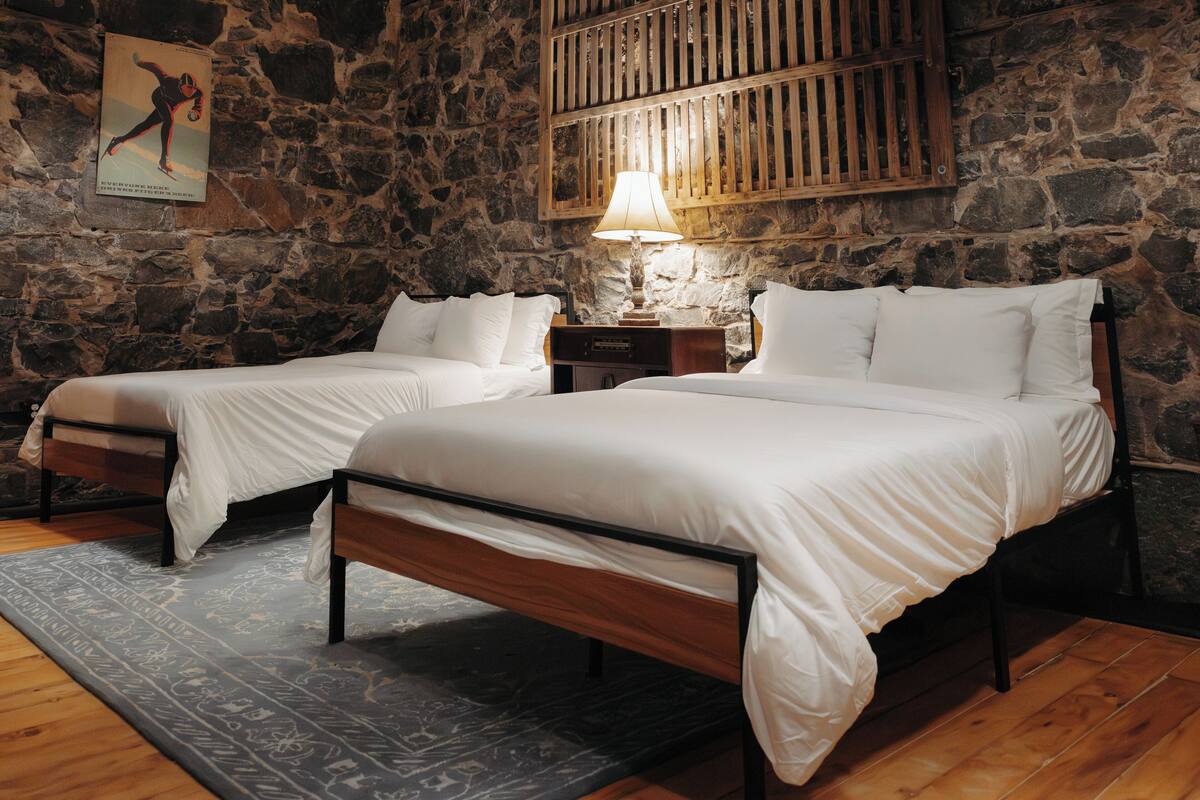 Signature Room | Premium bedding, blackout drapes, iron/ironing board, WiFi (free)