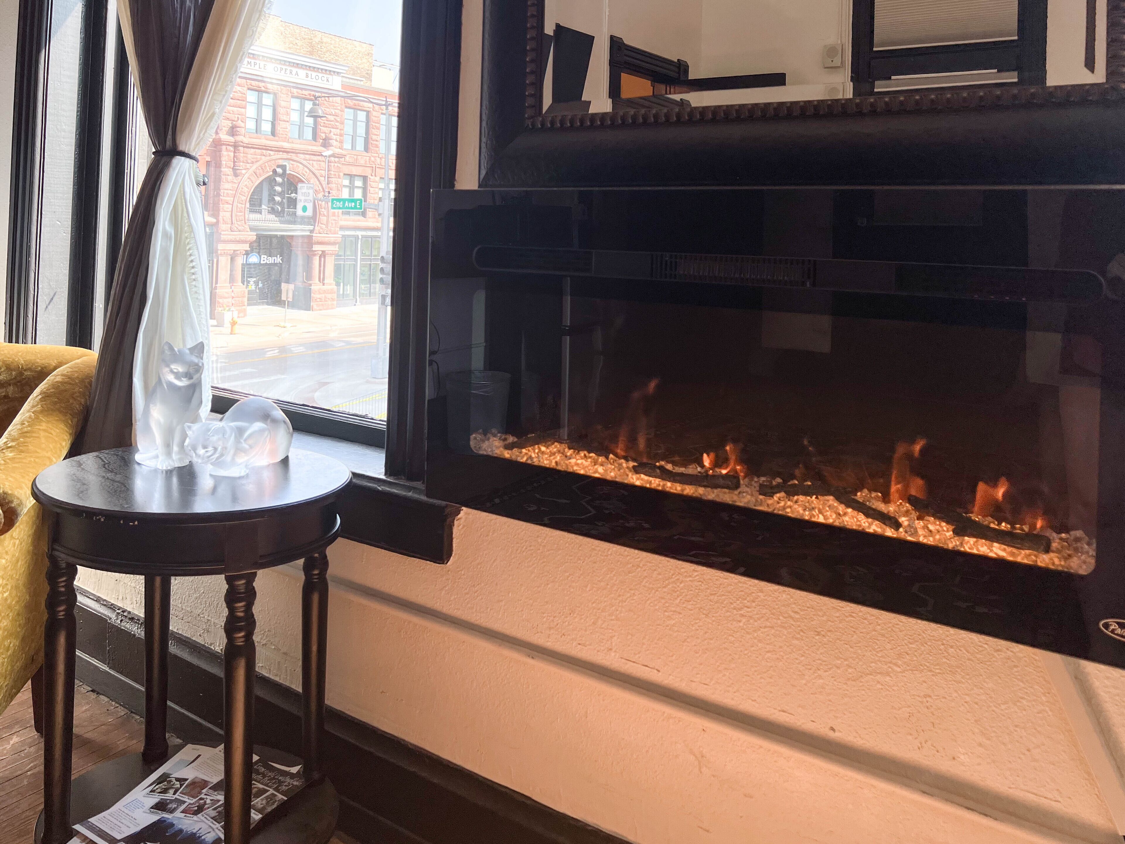 merrit brothers - suite 13 | city view