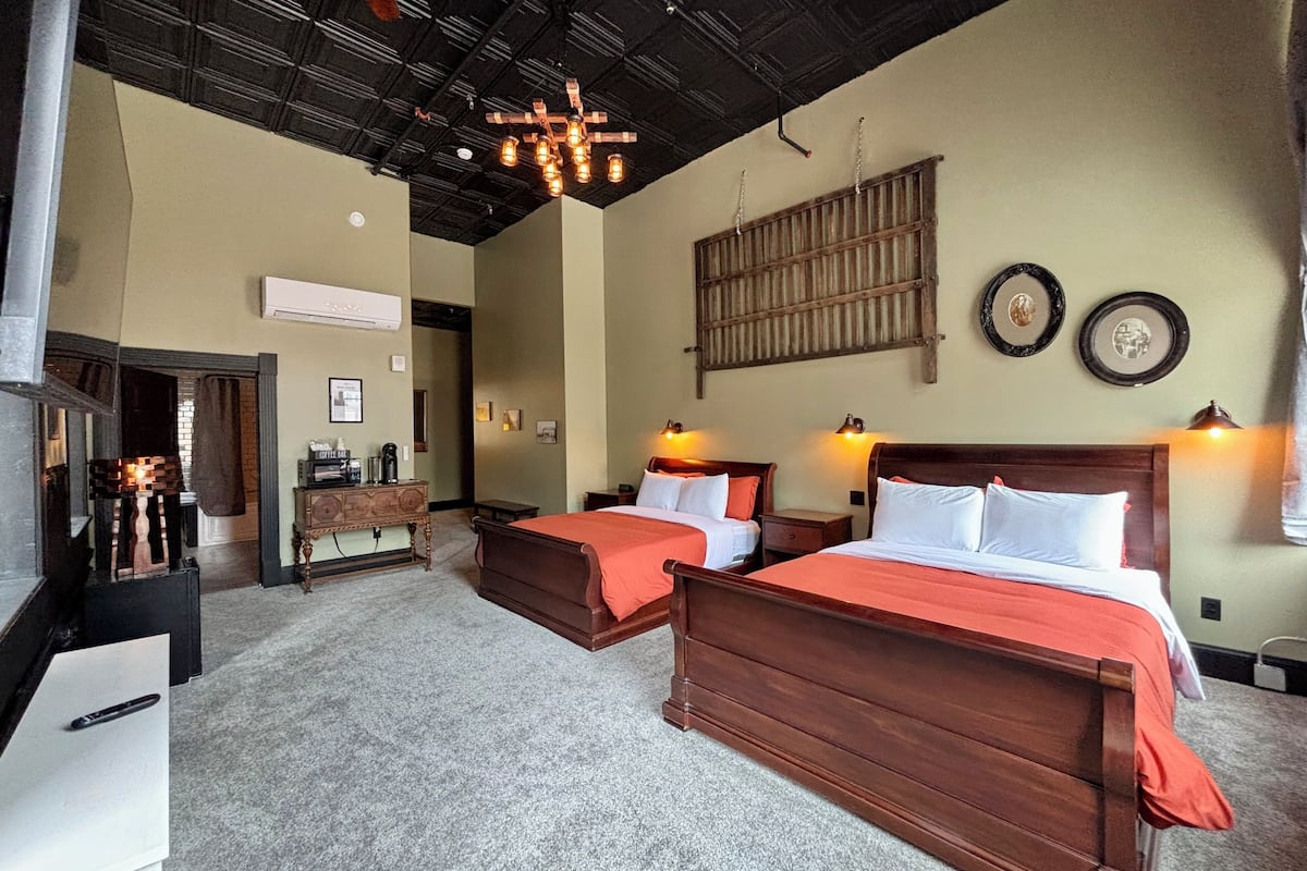 Luxury Suite | 1 bedroom, premium bedding, down comforters, individually decorated