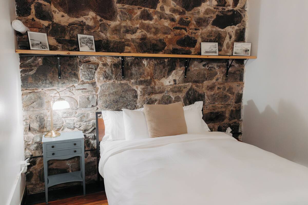 Deluxe Room | Premium bedding, blackout drapes, iron/ironing board, WiFi (free)