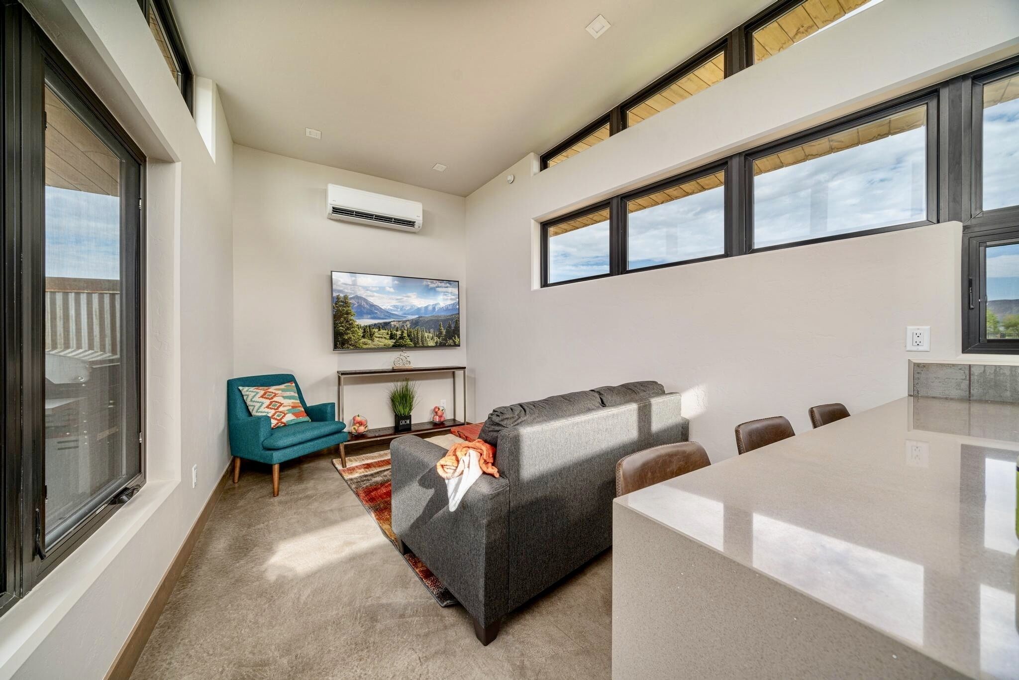 The Honey Bee @ Palisade Legends