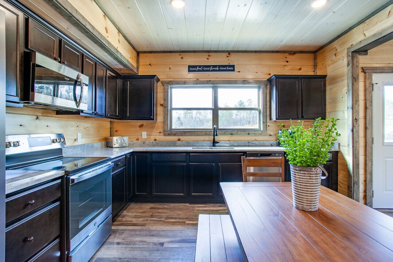 Modern Mountain Retreat w/ Mtn View & Game Room!