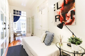 3 bedrooms, bed sheets