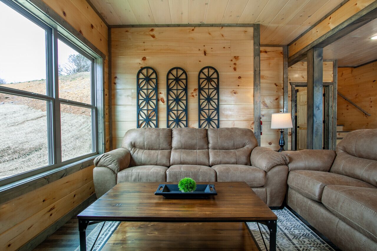 Modern Mountain Getaway w/ Mtn View & Game Room!