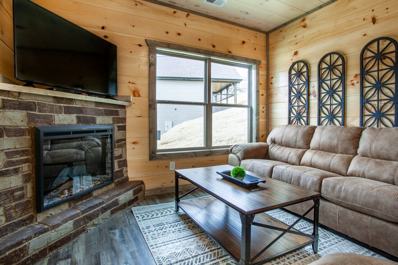Modern Mountain Getaway w/ Mtn View & Game Room!