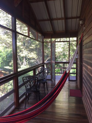 Porch - Santa Cruz Cabins (San Ignacio)