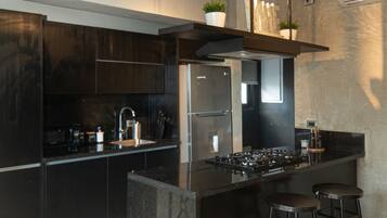 Fridge, microwave, oven, stovetop