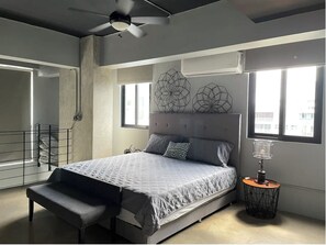 房內夾萬、熨斗/熨衫板、免費 Wi-Fi、床單