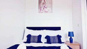 2 bedrooms, iron/ironing board, free WiFi, bed sheets