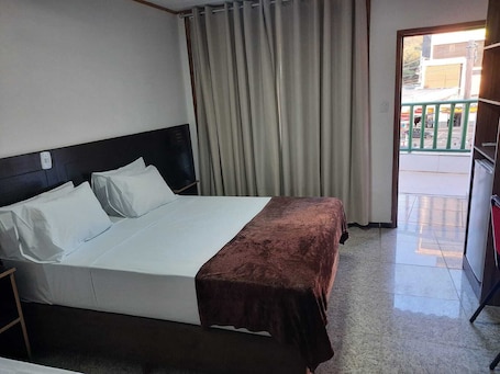 Suite Exécutive | 1 chambre, minibar, Wi-Fi gratuit, draps fournis. Hotel GH Express