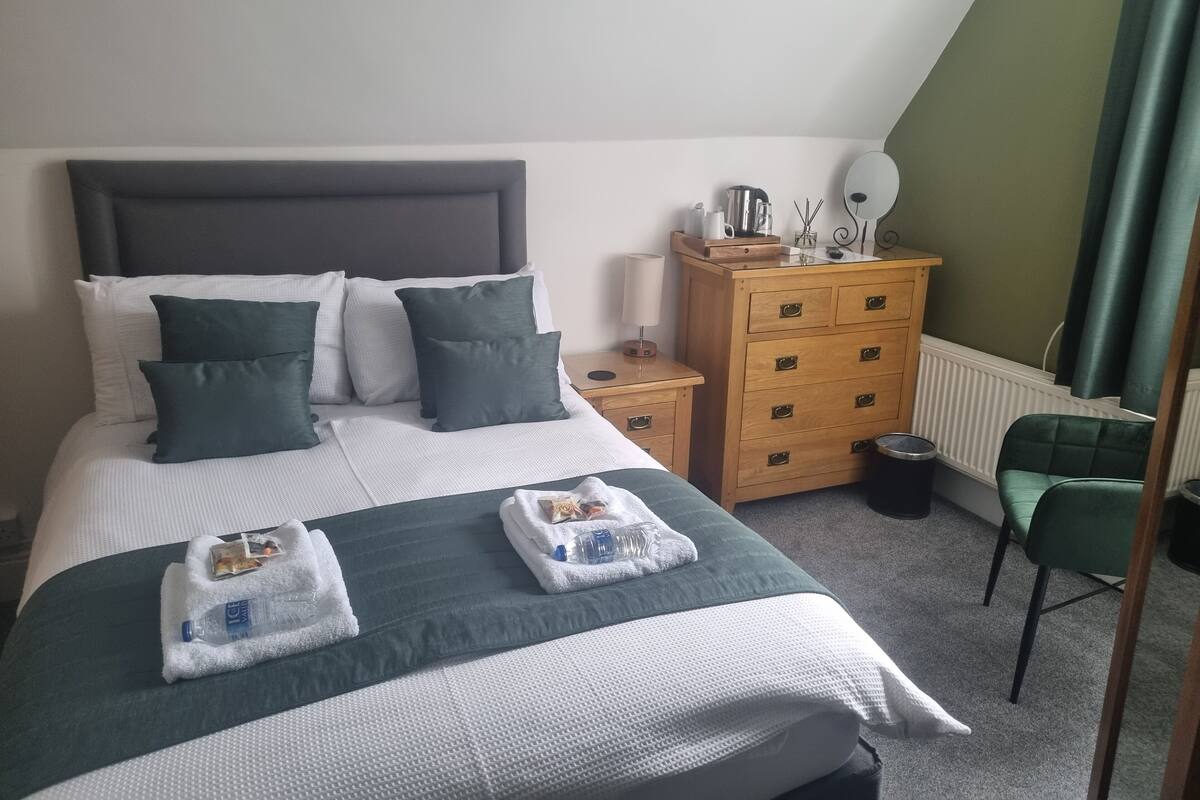 Standard Double Room, Garden View