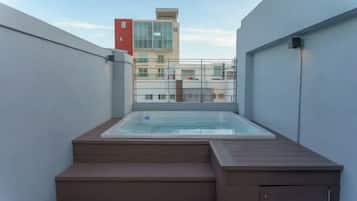 Bain à remous extérieur