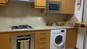 Private kitchen - 3-bedroom villa with direct access to the pool in Vilamoura (Vilamoura)
