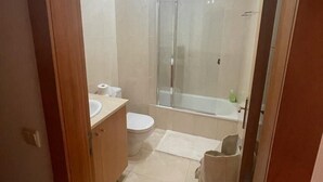 Bathroom - 3-bedroom villa with direct access to the pool in Vilamoura (Vilamoura)