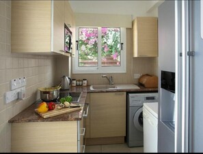 Kühlschrank, Mikrowelle, Ofen, Geschirrspüler