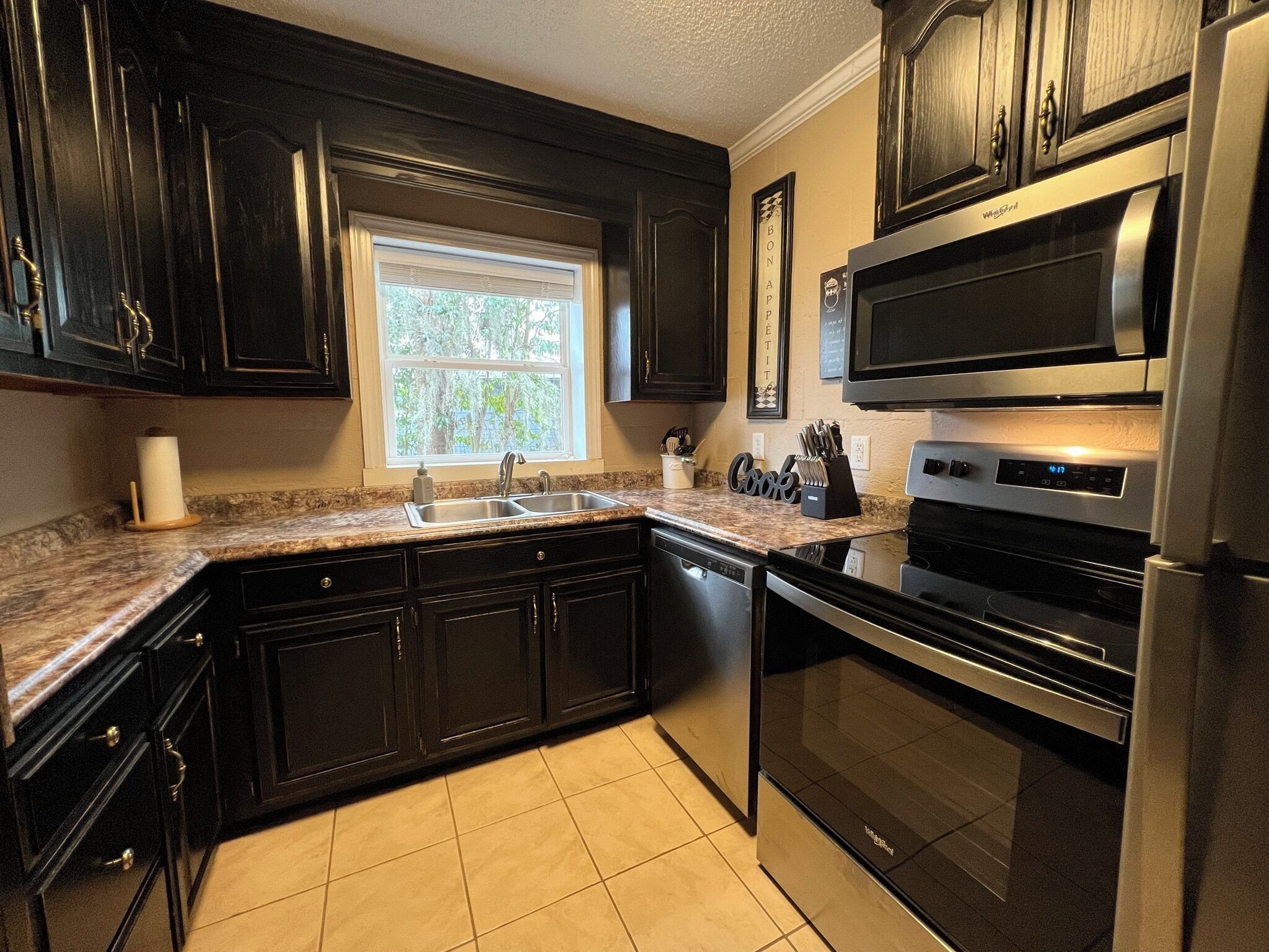 Cozy Water Front Home with Panoramic Lake View