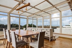 Terrace/patio - FreeSurfCamp & Hostel (Peniche)