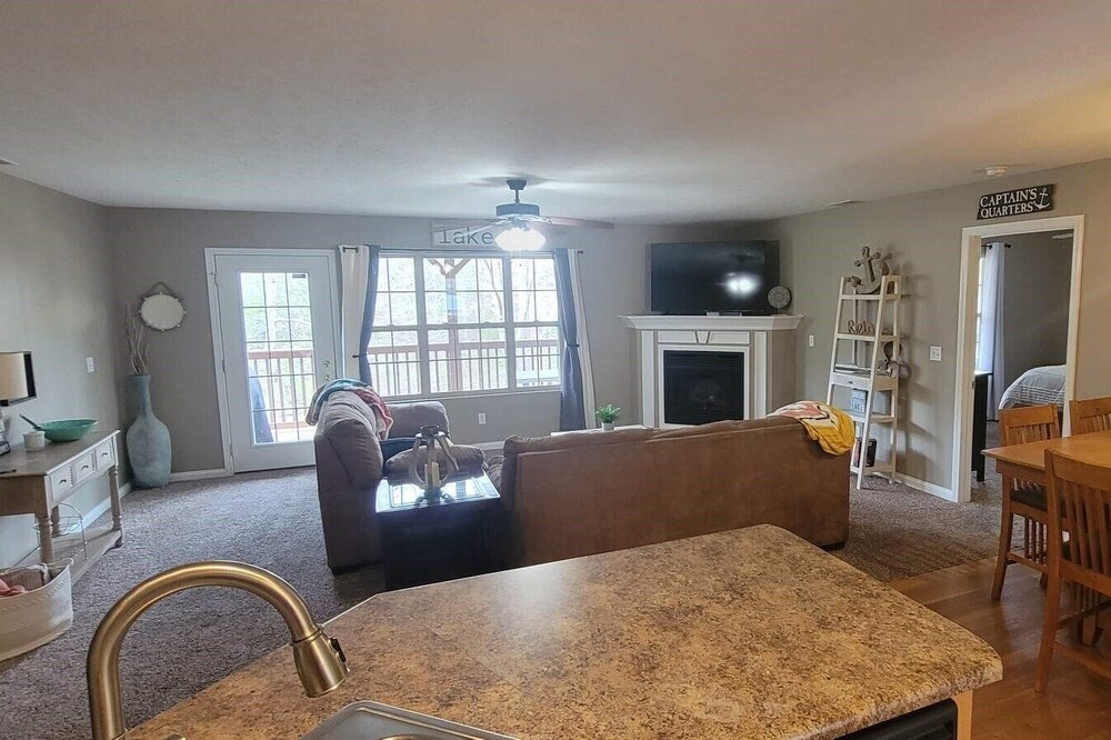 Cozy Condo just steps from the water!