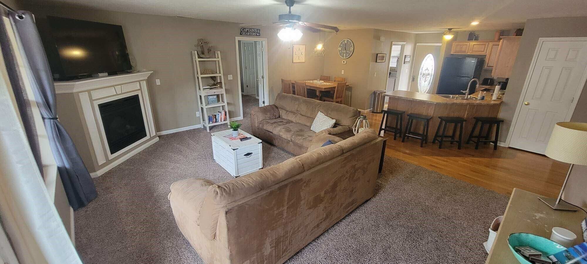 Cozy Condo just steps from the water!