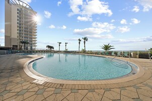 Indoor pool, 2 outdoor pools