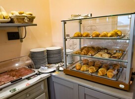 Desayuno bufé gratuito y diario