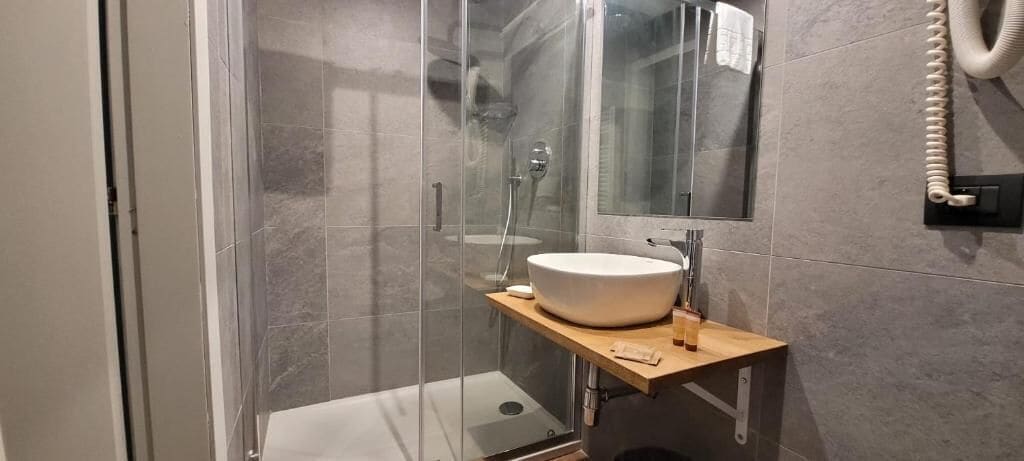 comfort double or twin room | minibar, in-room safe, desk, soundproofing