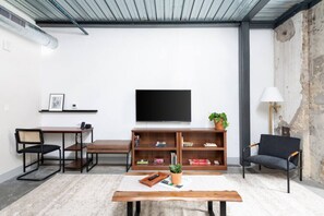 Smart-tv, tafelvoetbal en boeken