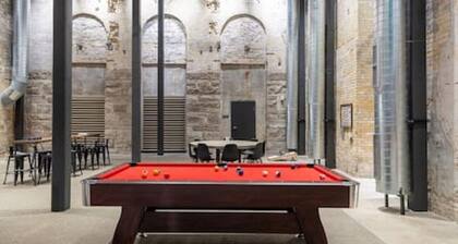 Chic Apartment with Parking and Gym