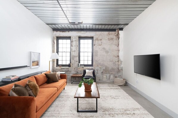 Smart-tv, tafelvoetbal en boeken